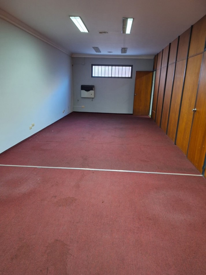 ADMINISTRACIONES Y MANDATOS - VENDE OFICINAS