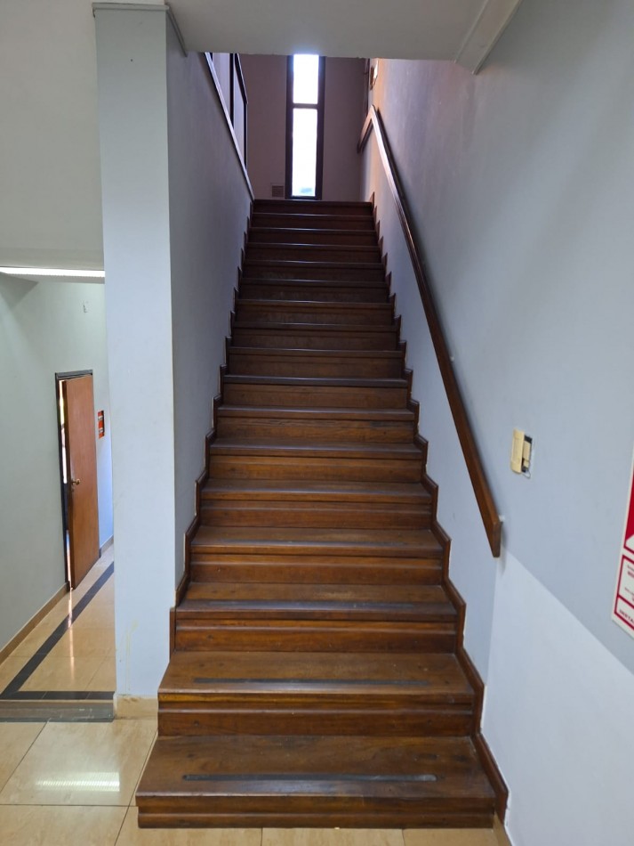 ADMINISTRACIONES Y MANDATOS - VENDE OFICINAS