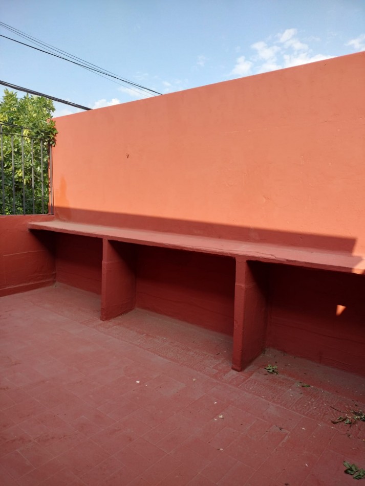 ADMINISTRACIONES Y MANDATOS - ALQUILA - PLANTA ALTA - 2 DORMIT