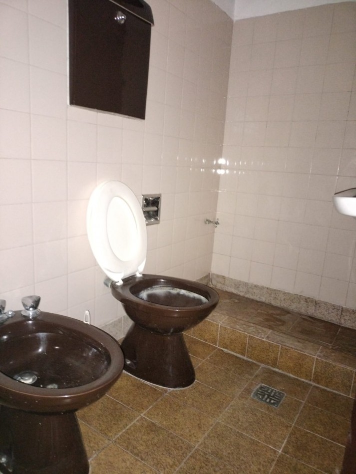 ADMINISTRACIONES Y MANDATOS - ALQUILA - PLANTA ALTA - 2 DORMIT