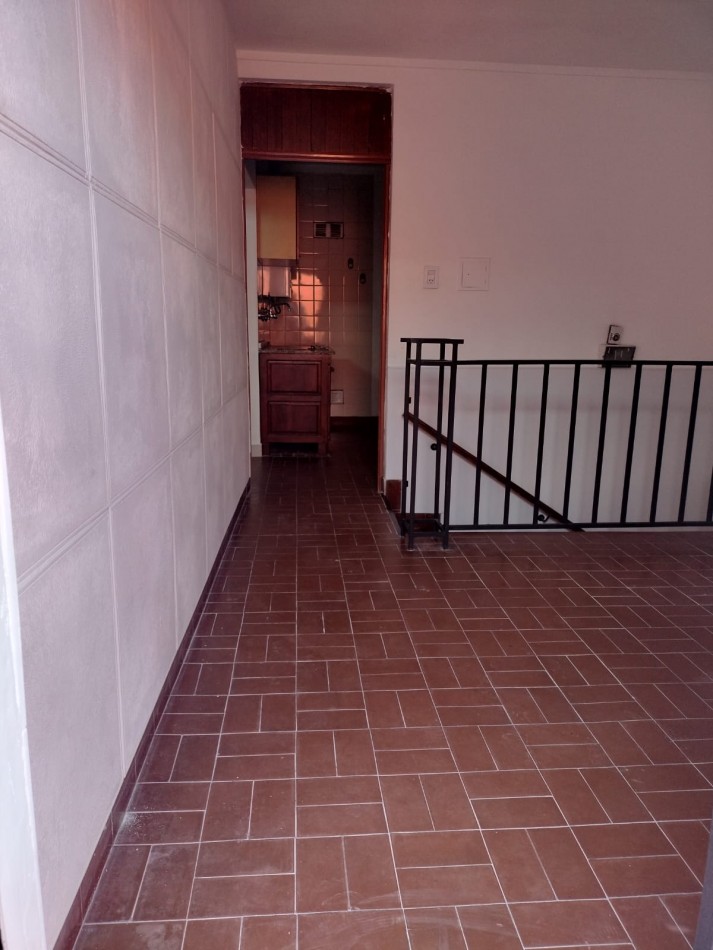 ADMINISTRACIONES Y MANDATOS - ALQUILA - PLANTA ALTA - 2 DORMIT