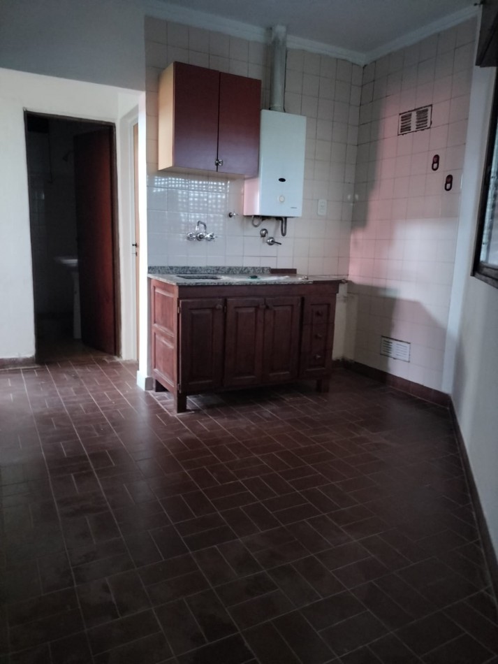 ADMINISTRACIONES Y MANDATOS - ALQUILA - PLANTA ALTA - 2 DORMIT