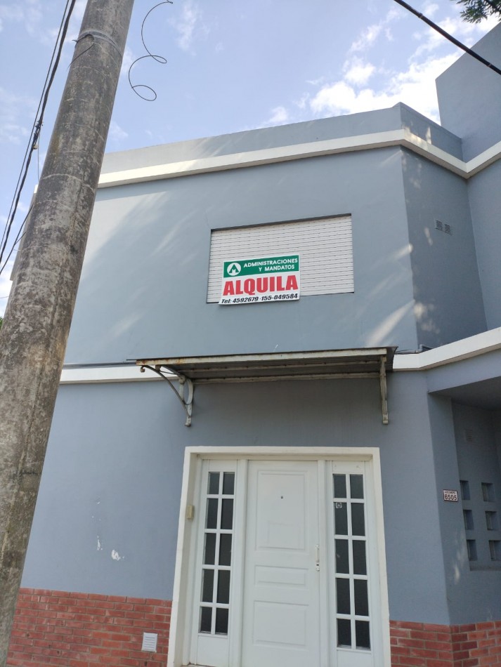 ADMINISTRACIONES Y MANDATOS - ALQUILA - PLANTA ALTA - 2 DORMIT