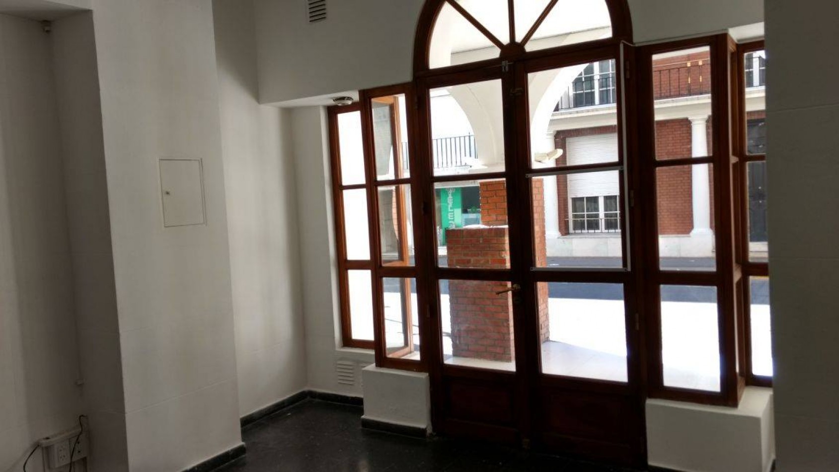 ADMINISTRACIONES Y MANDATOS - ALQUILA - LOCAL COMERCIAL