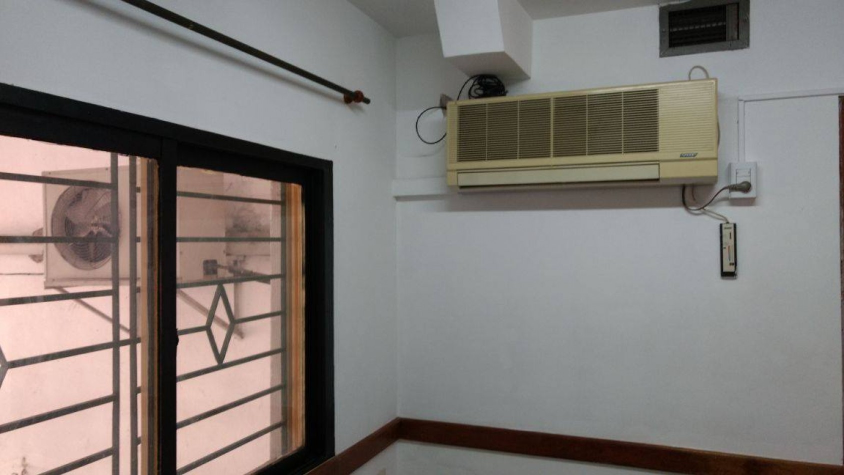 ADMINISTRACIONES Y MANDATOS - ALQUILA - LOCAL COMERCIAL