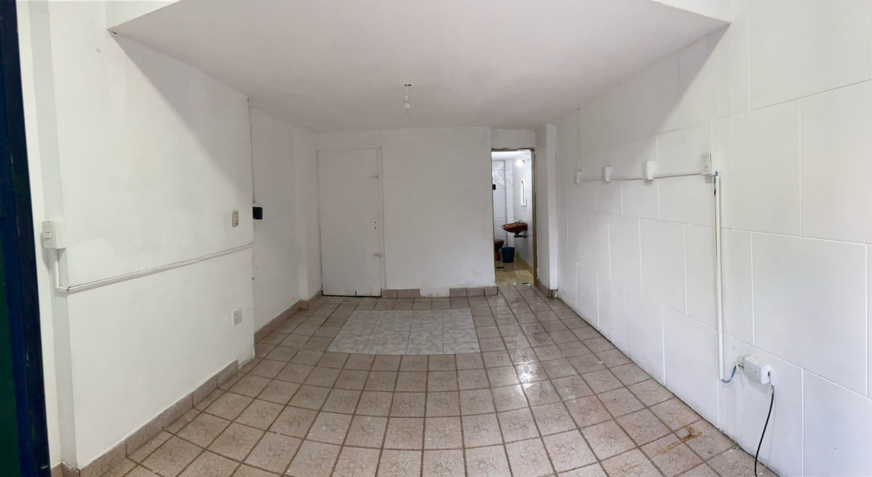 ADMINISTRACIONES Y MANDATOS - ALQUILA - LOCAL CENTRICO